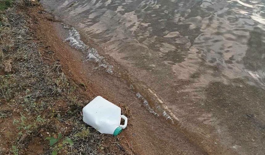 Çuğun'da kimyasal kutular rastgele atıldı!