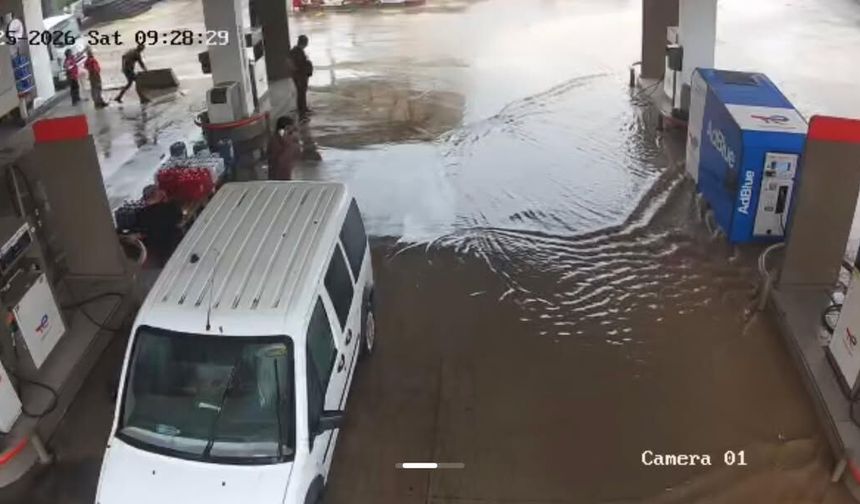 Petrol Sağanak Yağış Sonrası Sular Altında Kaldı