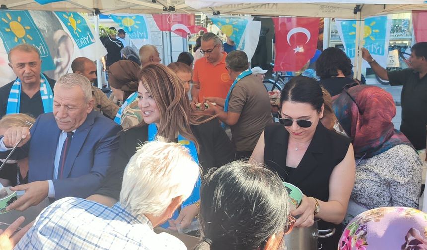 İYİ Parti Kırşehir Teşkilatı Tarafından Aşure Dağıtıldı