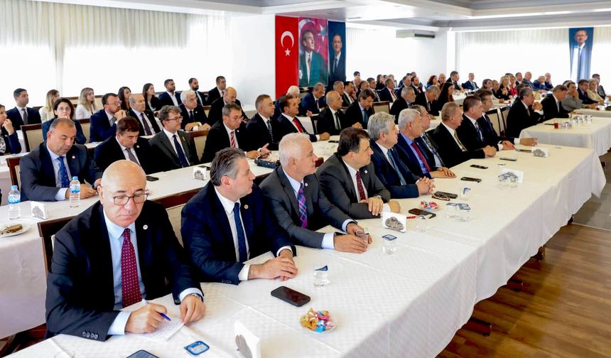 İlhan, Yeni Parti Meclisi toplantısına katıldı! Gündemde demokrasi ve gelecek vardı