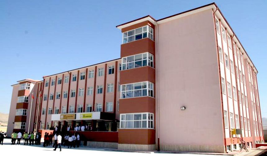 Prof. Dr. İlhan Kılıçözlü Fen Lisesi’nden ilk binde 7 öğrenci