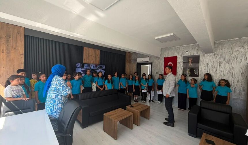 Yeni Döneme Sanatla Başladılar