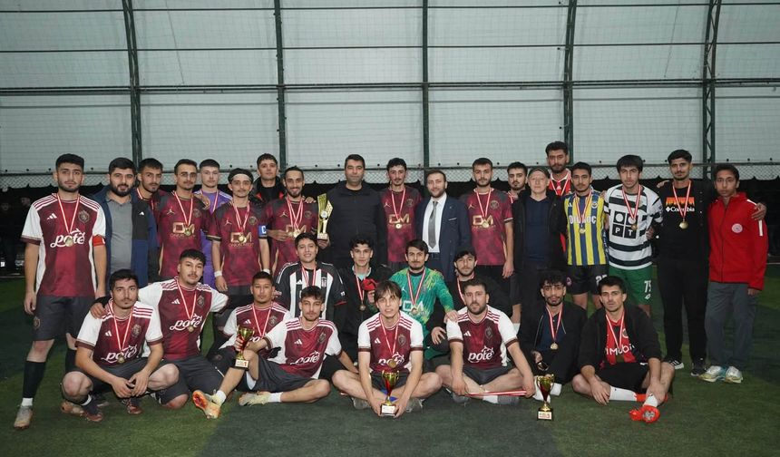 Kaman’da halı saha turnuvası sona erdi