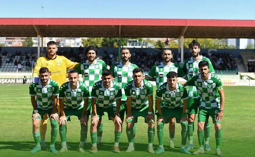 Nefes Kesen Yarış: 15 Puanlı Üç Takım Liderliği Paylaşıyor