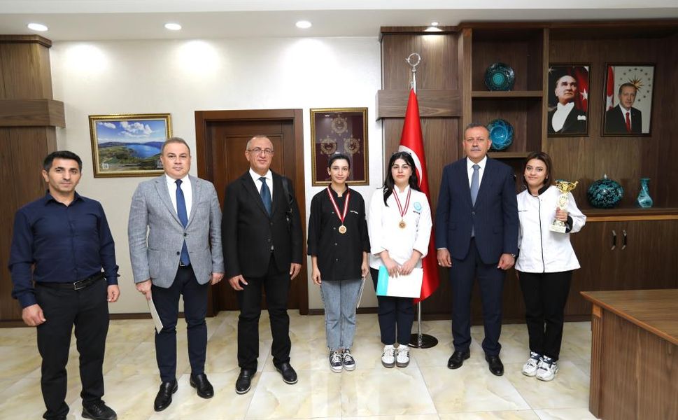 Kırşehir’deki yemek yarışmasında ikincilik elde ettiler
