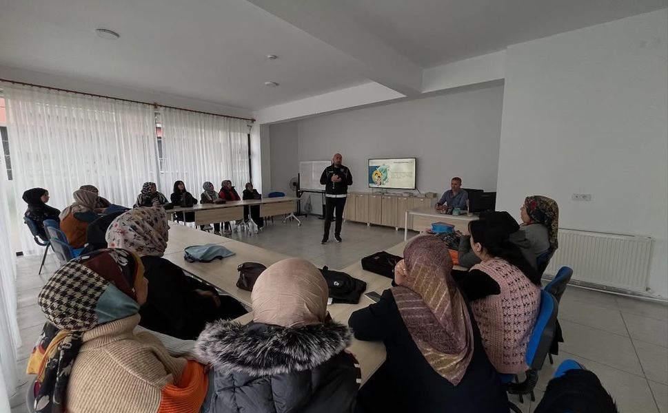 Kırşehir’de “En İyi Narkotik Polisi Anne” eğitimi verildi!