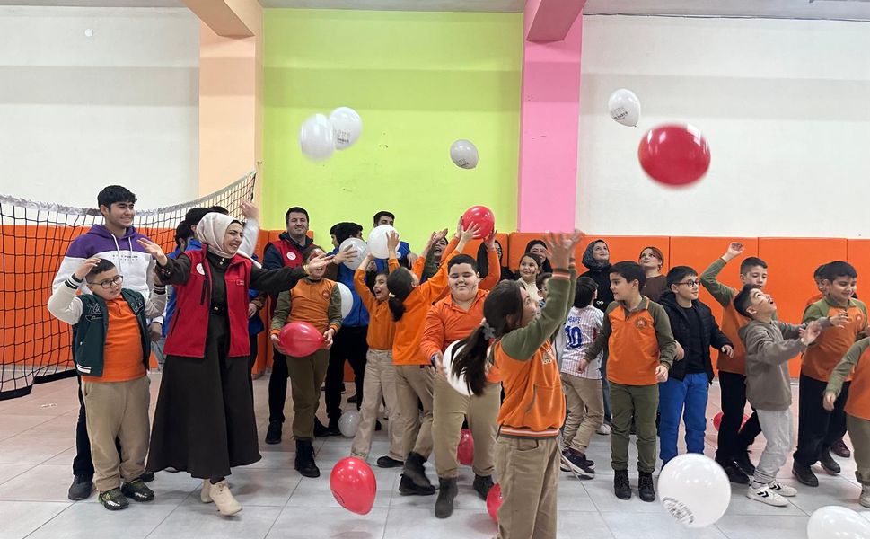 Bozkırda çocukların gülüşü her yere yayıldı