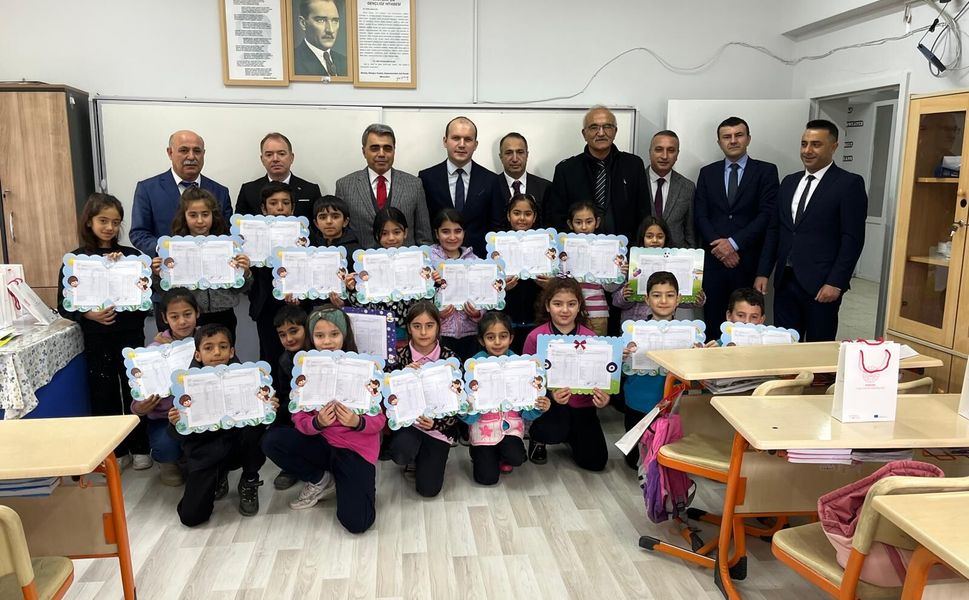 Karne heyecanını paylaşan Çetinkaya’dan öğrencilere geleceğe yönelik tavsiyeler