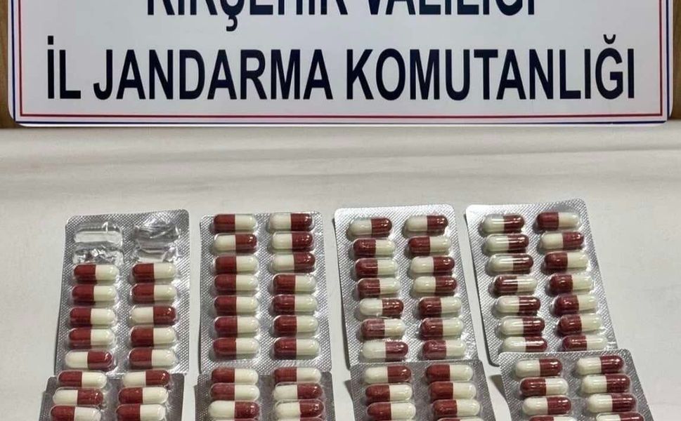 İki Ayrı Operasyonda Yüzlerce Sentetik Hap Ele Geçirildi