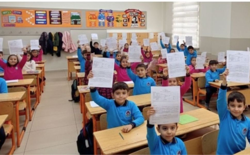 Kırşehir'de on binlerce öğrenci aynı anda zili duydu