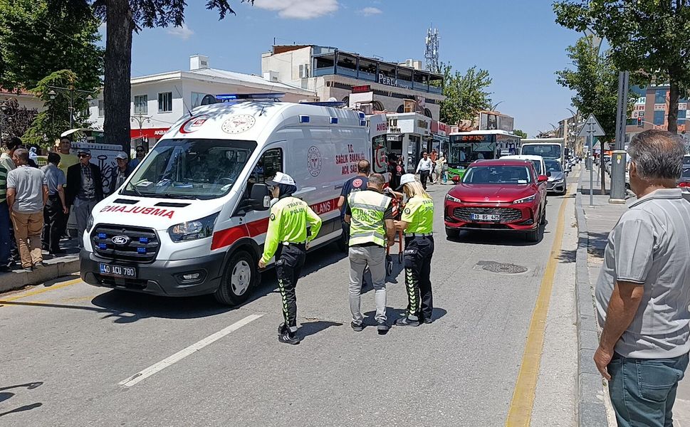 Kırşehir Terme Caddesi’nde Otomobil Yayaya Çarptı: 1 Yaralı!