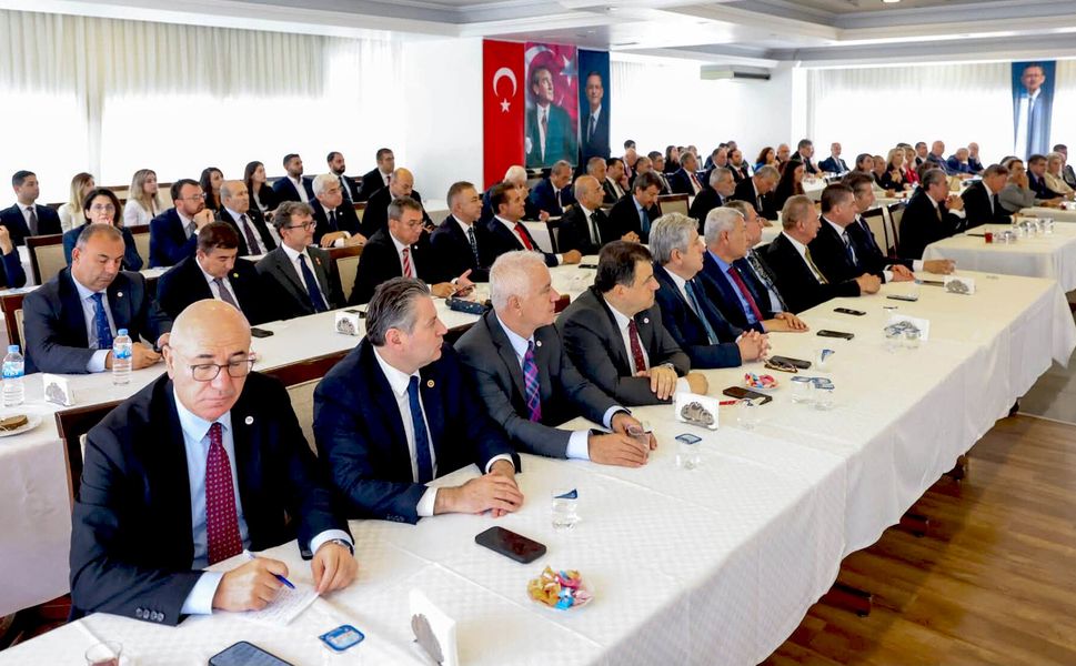 İlhan, Yeni Parti Meclisi toplantısına katıldı! Gündemde demokrasi ve gelecek vardı
