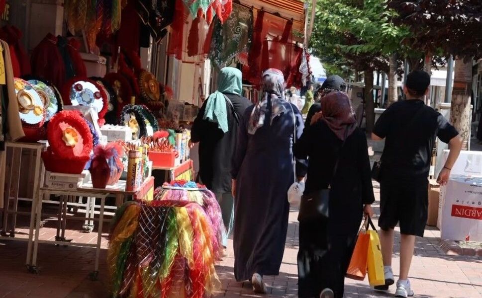 Gurbetçiler Kırşehir Esnafının Yüzünü Güldürdü! Yaz Durgunluğunu Hareketliliğe Dönüştürdüler