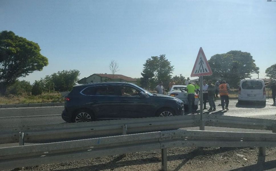 Petlas Kavşağı’nda Maddi Hasarlı Kaza