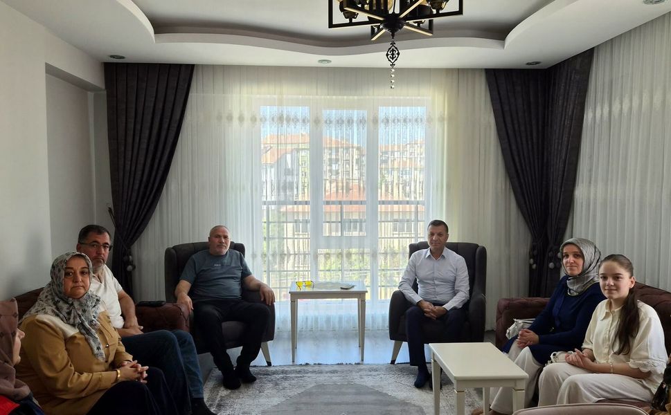 Aile ve Sosyal Hizmetler İl Müdürlüğü Şehit Ailesinin Acısını Paylaştı