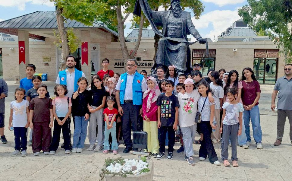 Boztepe’den 50 öğrenciye Kırşehir gezisi: Bilim ve Ahilik kültürüyle buluştu