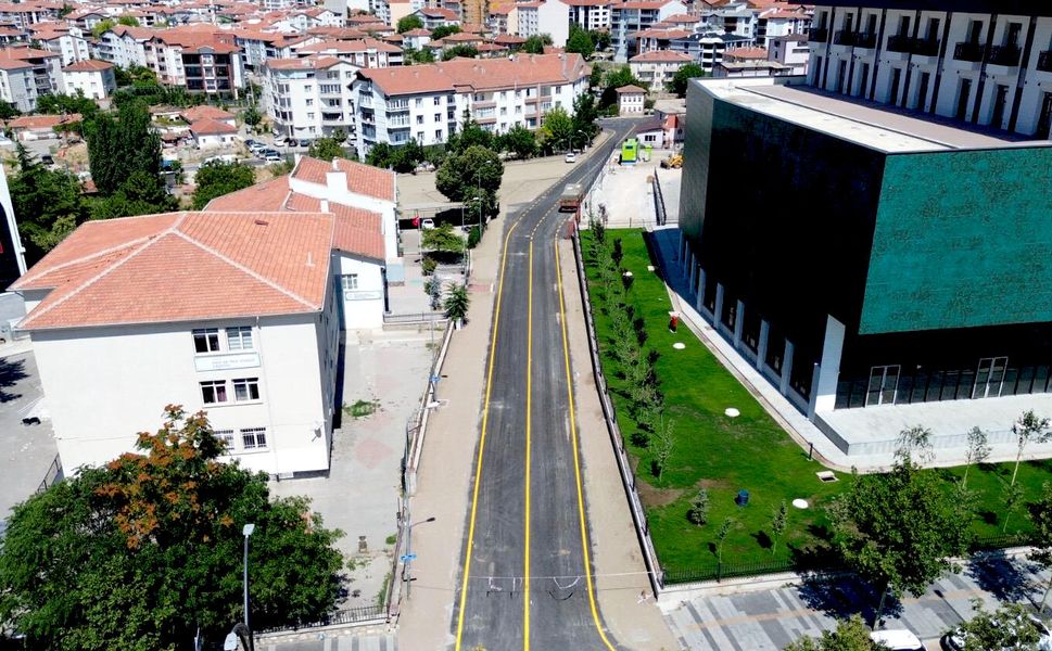 Cahit Gürses Caddesi yenilendi: 80 araçlık otopark hizmete açıldı