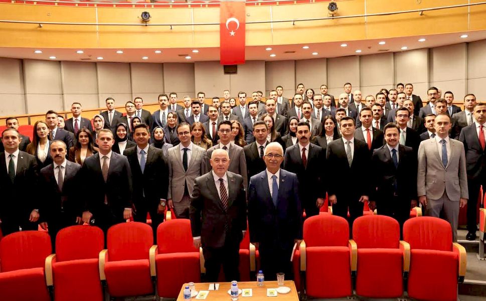 Ceylan, kaymakam adaylarına seslendi: Yönetimde Ahilik vurgusu