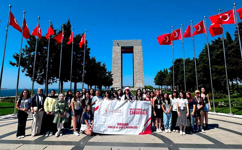 Gençler tarih şuuruyla büyüyor