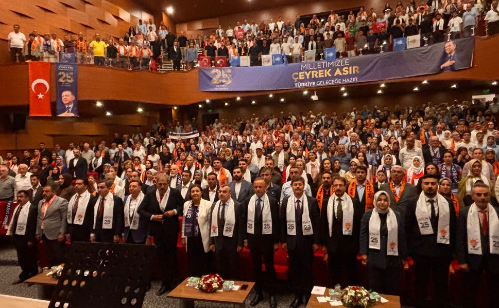 AK Parti’nin 25. Yılı Kırşehir’de Coşkuyla Kutlandı