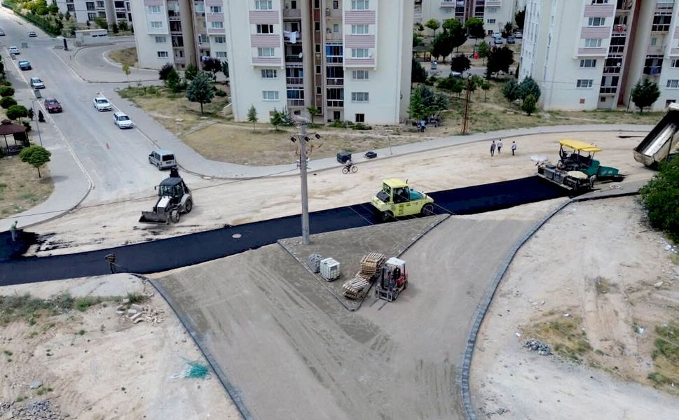 Kırşehir Belediyesi’nden okullar bölgesine asfalt hamlesi