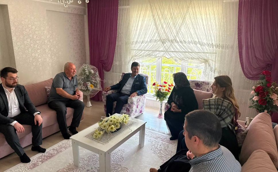 Necmettin Erkan vatandaşlarla buluştu