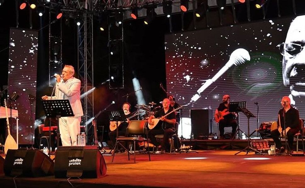 Neşet Ertaş Kültür ve Müzik Festivali'nin ikinci gününde türkü dolu gece