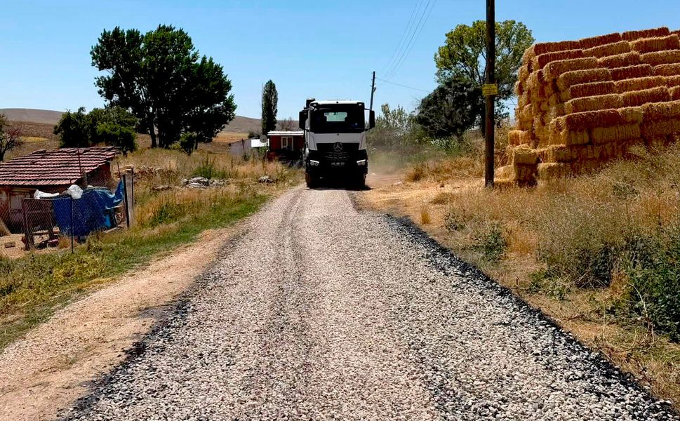Ulaşımı kolaylaştıracak çalışma: Çiçekdağı’nda 3 kilometrelik yol yenilendi