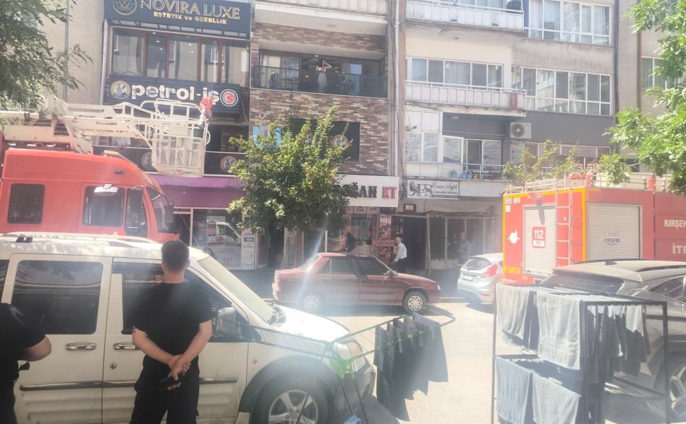 Müftülük Caddesi’nde Yangın Panik Yarattı