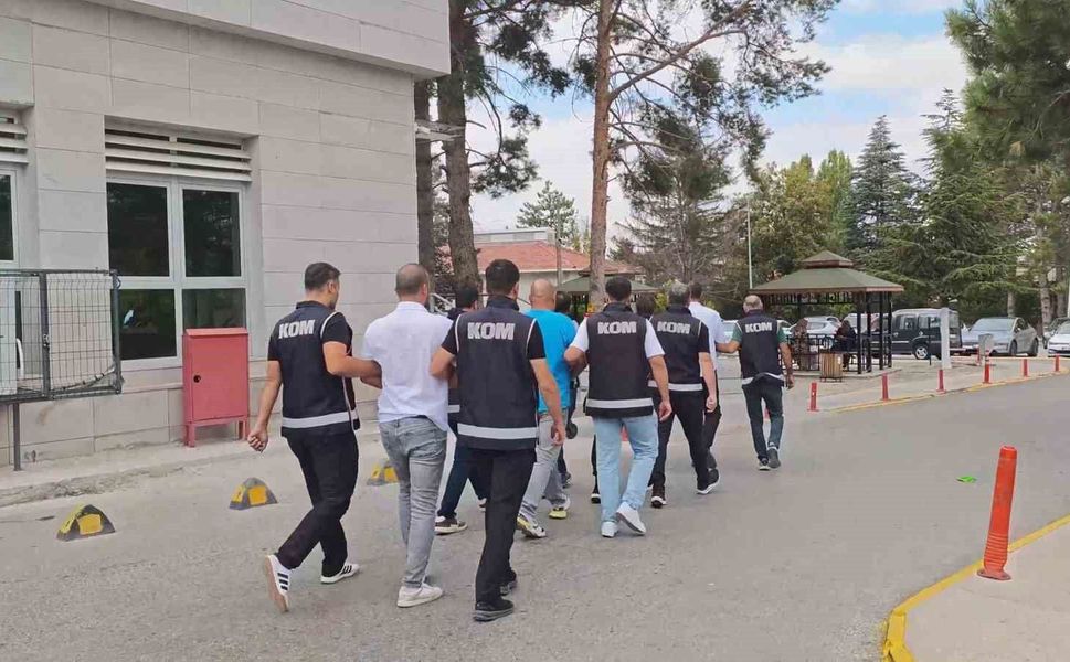 Kırşehir Merkezli Gasp Operasyonu: 4 Şüpheli Tutuklandı