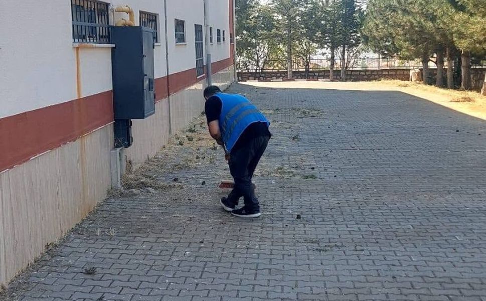 Ortaokul Boyandı, Bakımdan Geçirildi