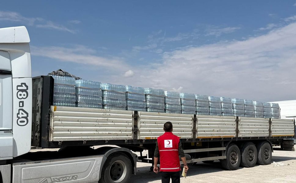 İhtiyaç Sahipleri İçin Tonlarca Su Yola Çıktı