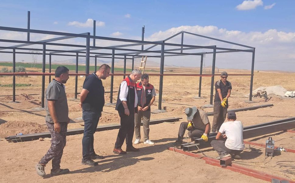 Kırşehir Meralarında Hayvan Refahı İçin Gölgelik Mesaisi