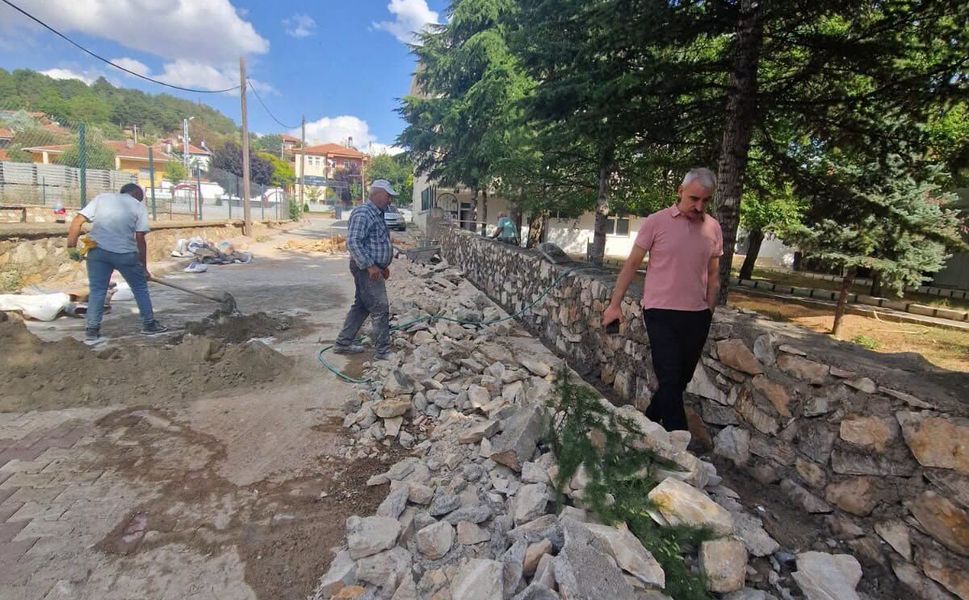 Altyapı Ve Yol Çalışmaları Hız Kesmiyor