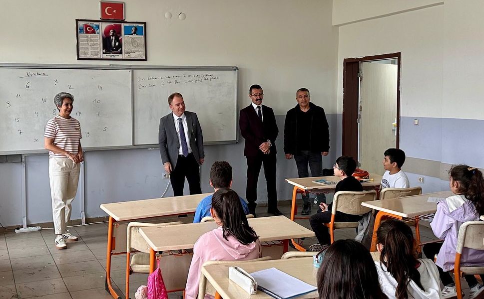 Kırşehir’de Gençler İngilizceyi Konuşarak Öğreniyor!