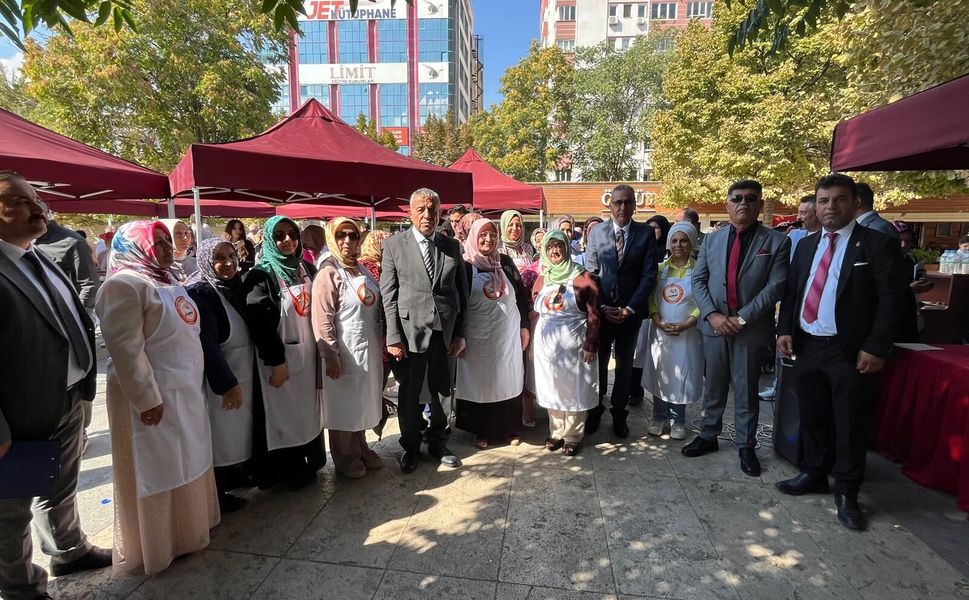 Ahilik Haftası’nda Kırşehir lezzetleri yarıştı! Besmeç burger ve bazlama birinci seçildi