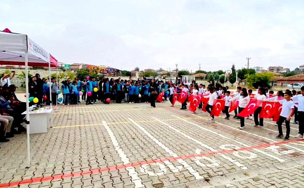 Çiçekdağı’nda İlköğretim Haftası büyük bir coşkuyla kutlandı