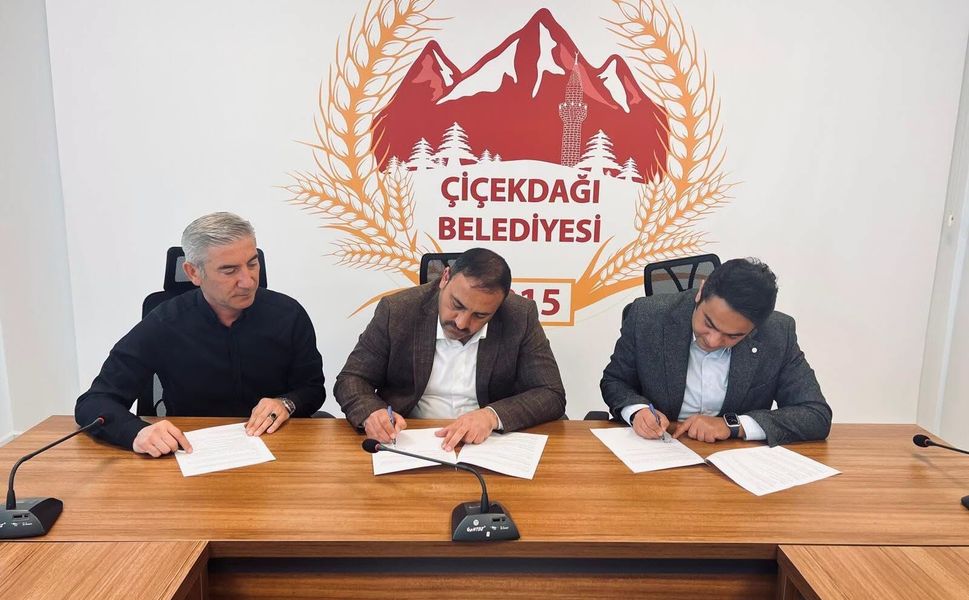 Çiçekdağı’nda üniversite öğrencilerine uygulamalı eğitim desteği