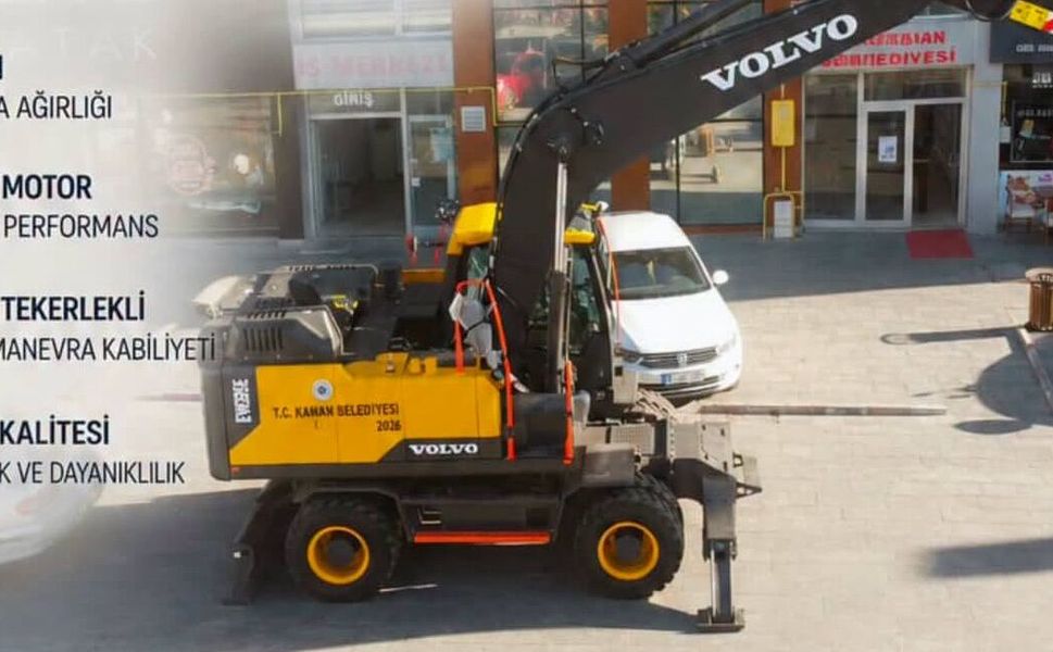 22 Tonluk Yeni Ekskavatör İlçeye Kazandırıldı