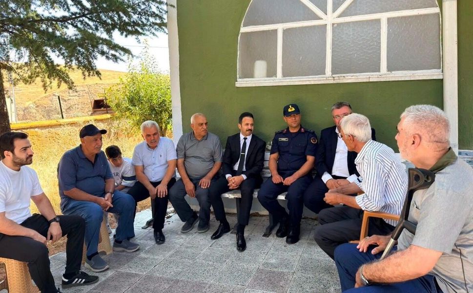 Çiçekdağı Kaymakamı Öğüt, Baraklı Köyü’nü Ziyaret Etti