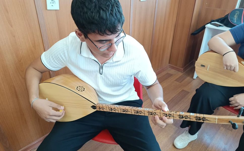 Gençlik Merkezi Sanatla Buluşturuyor