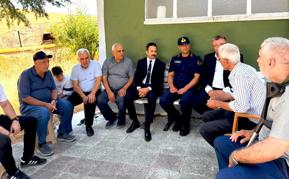 Kaymakam Öğüt, Baraklı Köyü’nde vatandaşlarla buluştu