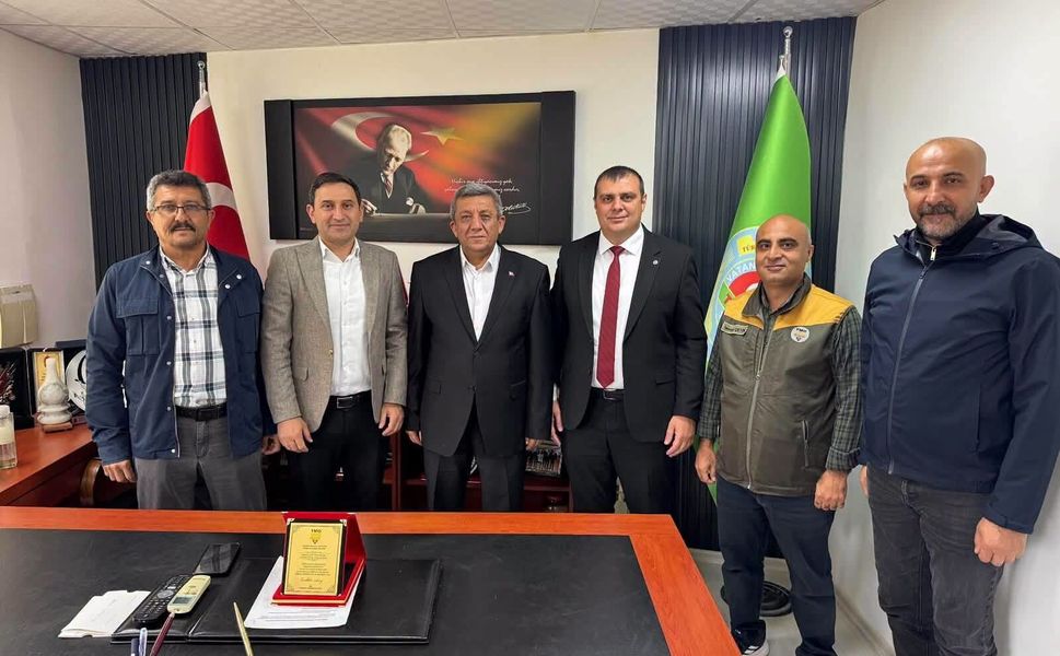 Kırşehir’de Mevlüt Toprak’a plaket takdim edildi