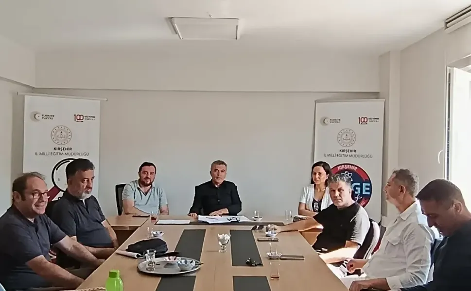 YKS ve İngilizce Kursları İçin İmzalar Atıldı