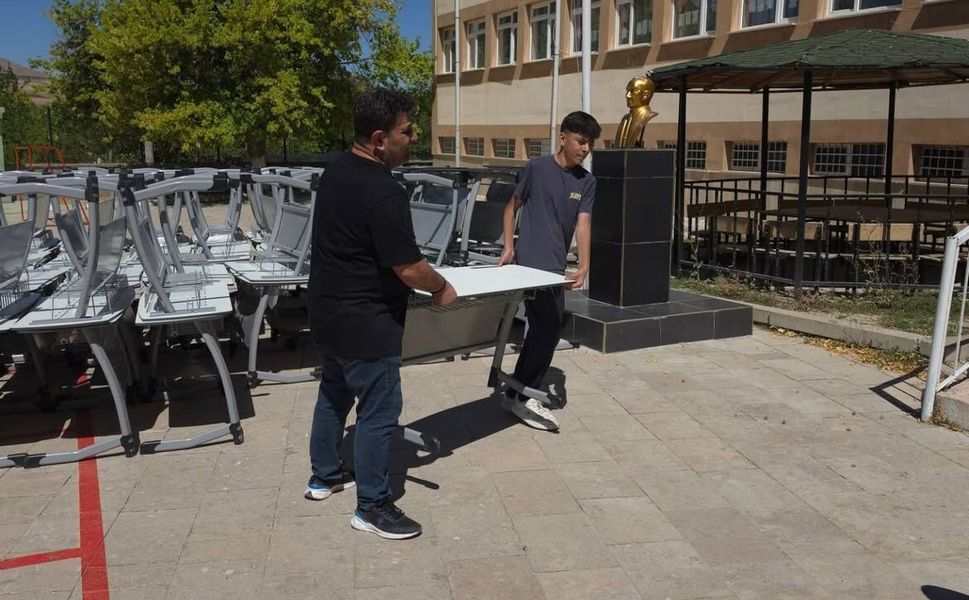 O Okulda Yeni Sıra ve Masaların Kurulumu Tamamlandı