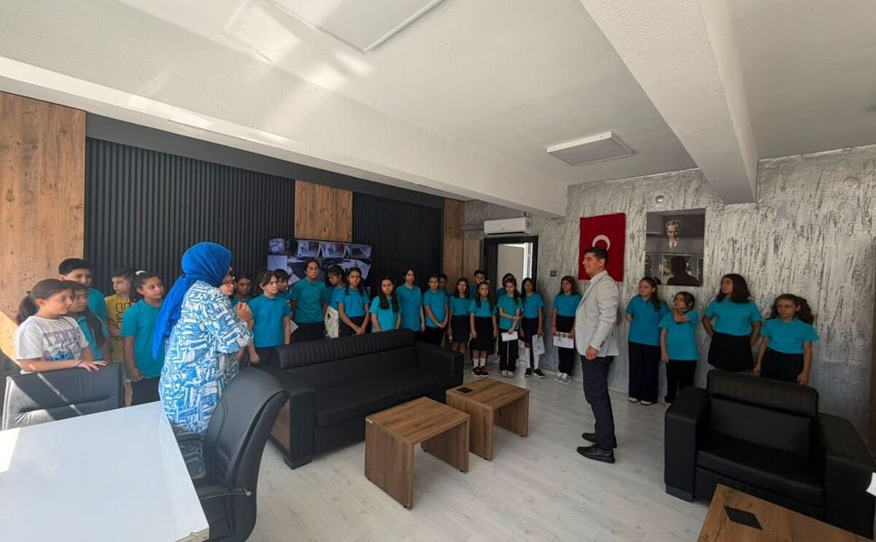 Yeni Döneme Sanatla Başladılar