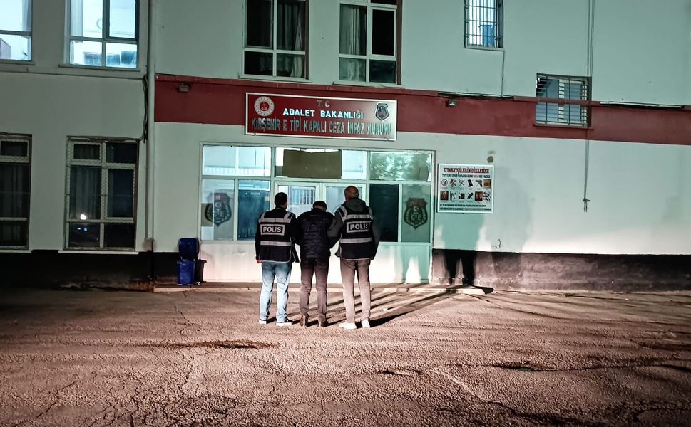 Kırşehir Emniyeti’nden suçlulara göz açtırmayan operasyon: 39 firari hükümlü yakalandı