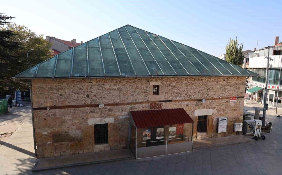 162 yıldır ayakta! Kırşehir’deki Çarşı Camii’nin dikkat çeken özelliği