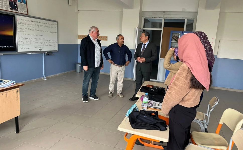 Pınar, Öğretmen ve Öğrencilerle Buluştu!