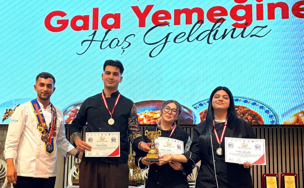 Genç aşçılardan büyük başarı: Gümüş madalya Kırşehir’e geldi!